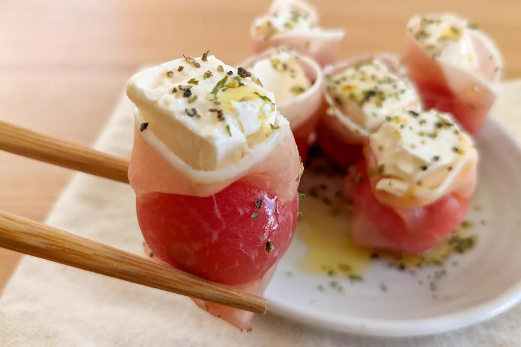 食べやすそうなサイズ感で見た目も可愛い！ミニトマトを使った「カプレーゼ」のレシピ！