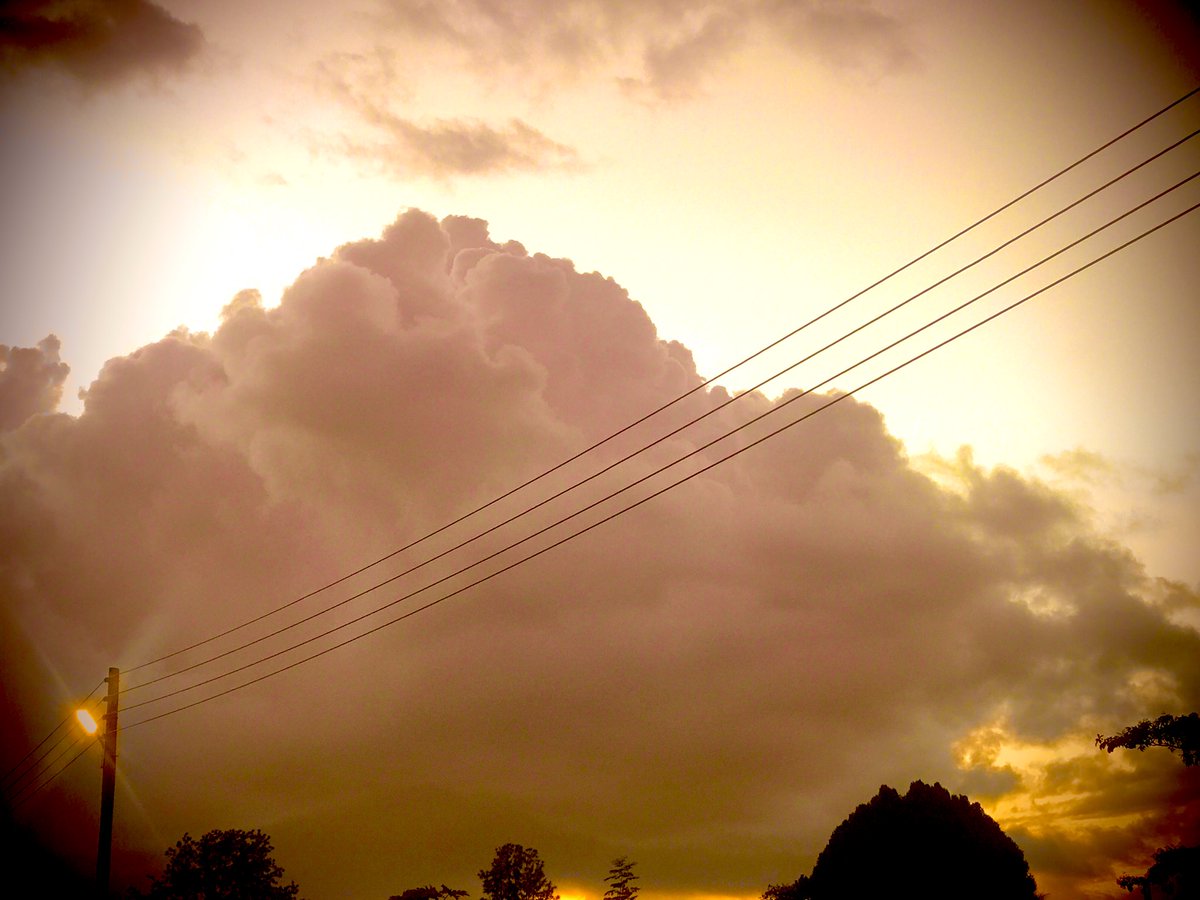 Good morning people 🎉🎊
How’s the weather treating 
you 😌 
#climate #Mondayvibes #goodmorning #BeKind