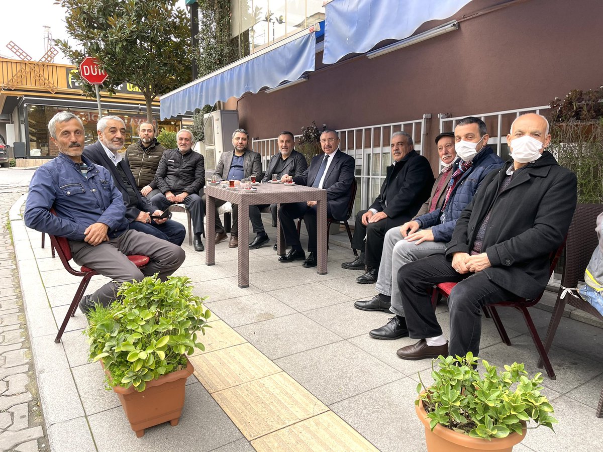 Atatürk mahallesinde AK NOKTA’da çalışma yapan teşkilat mensuplarımızı ziyaret ettim, Komşularımızla çay sohbetinde bulunduk.

Halka hizmet ve Ülkemizin güçlenmesi için gece gündüz, yaz kış demeden gayret gösteren fedakarlık yapan tüm teşkilat mensuplarımızı tebrik ediyorum.