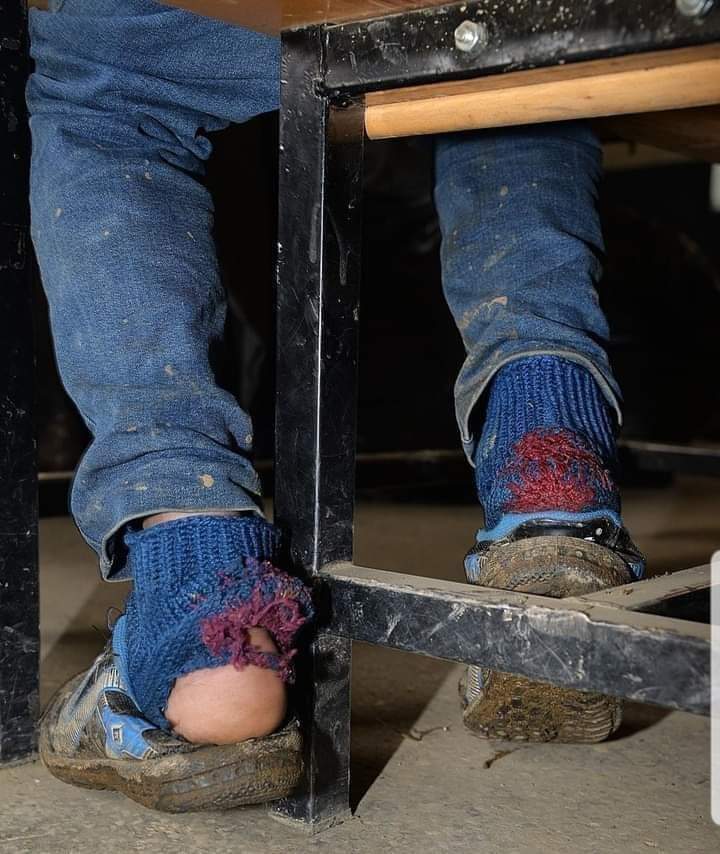 Neden hep yoksulların "Yokluk sınırı" belirlenir?
Niçin  zenginlerin "Tokluk sınırı" belirlenmez.
Oysaki 'doymak bilmeyen' onlar.....❗

#istanbul