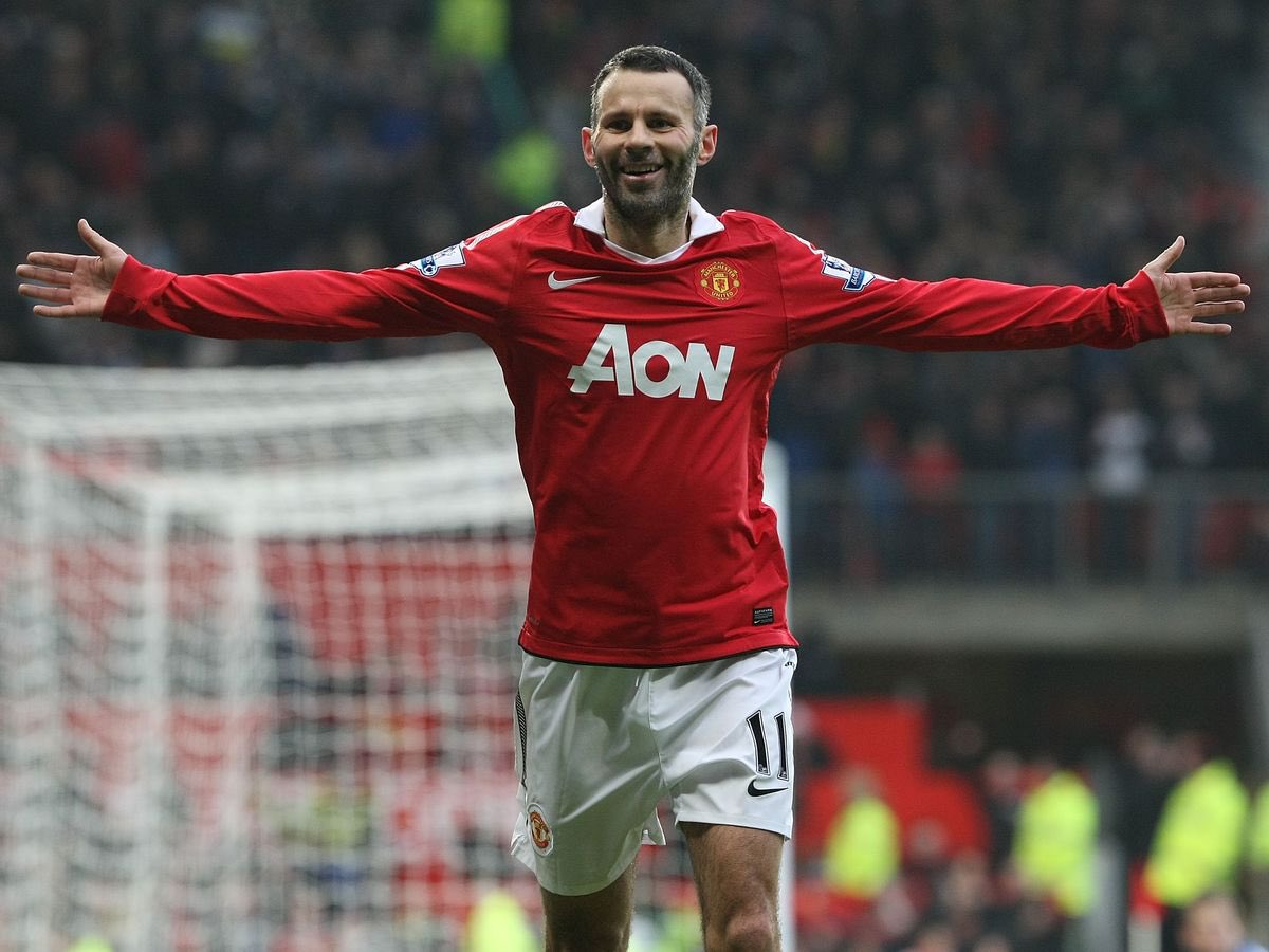 Happy birthday to the best Manchester United player ever! Ryan Giggs turns 48 today. 