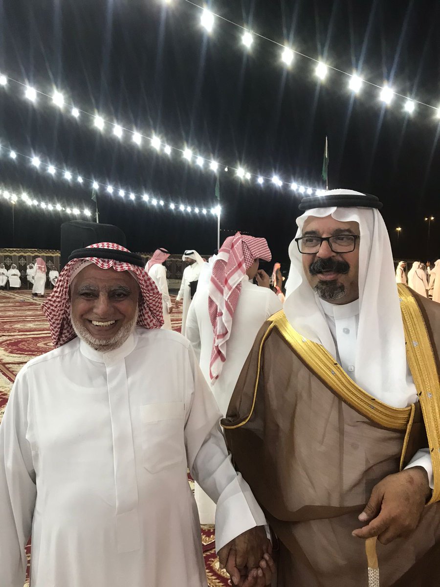 بدعوة كريمه من الاستاذ عبدالله بن عيضه الحصين الثقفي بمناسبة زواج ابنه الدكتور خالد في قاعه الورده البيضاء بمكه ليله البارحه شكرا  ابو خالد على الدعوه وحسن الاستقبال وكرم الضيافه