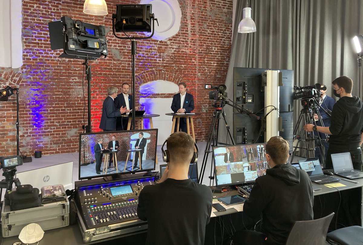 Das Forum Netz &amp; Vertrieb 2021 ist vorbei. Danke an alle die dabei waren! Nächster Termin: 1.12.22 - dann hoffentlich wieder live vor Ort.
Hier gehts zum Nachbericht: smartoptimo.de/news/artikel/s…