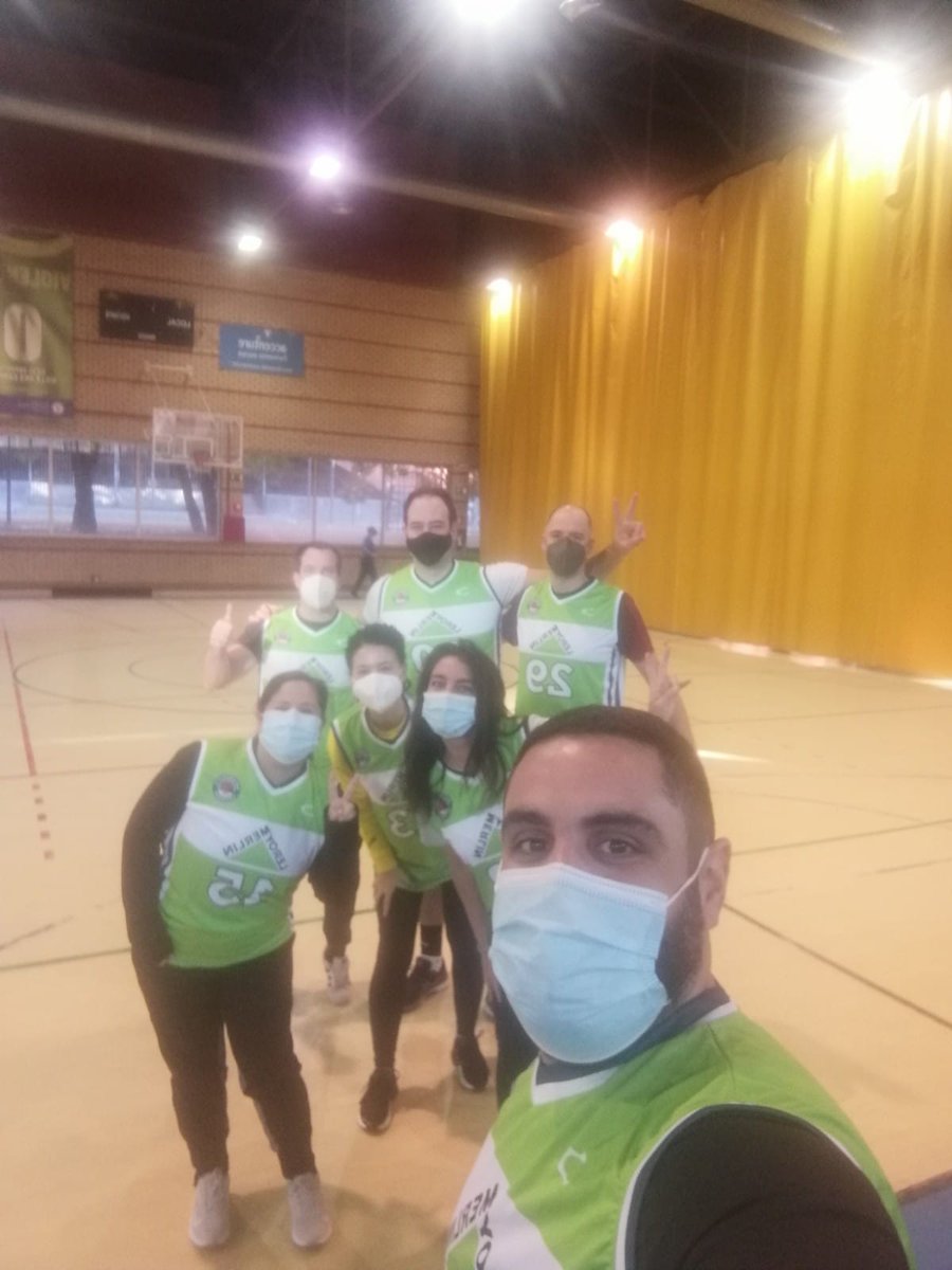 LeroyMerlinCorp's tweet photo. El equipo de @leroymerlin_es disfrutó ayer de un día lleno de deporte por la inclusión.⛹️‍♀️💚

¡Gracias a @helpingbydoing y @SOMadrid_ por este tipo de iniciativas tan gratificantes!👏 🤩 #OtroDeporteEsPosible #GrandesCampeonesCapacesDeTodo

➡️Más info: https://t.co/XJOYw2BEtQ https://t.co/QM8Yec9FC5