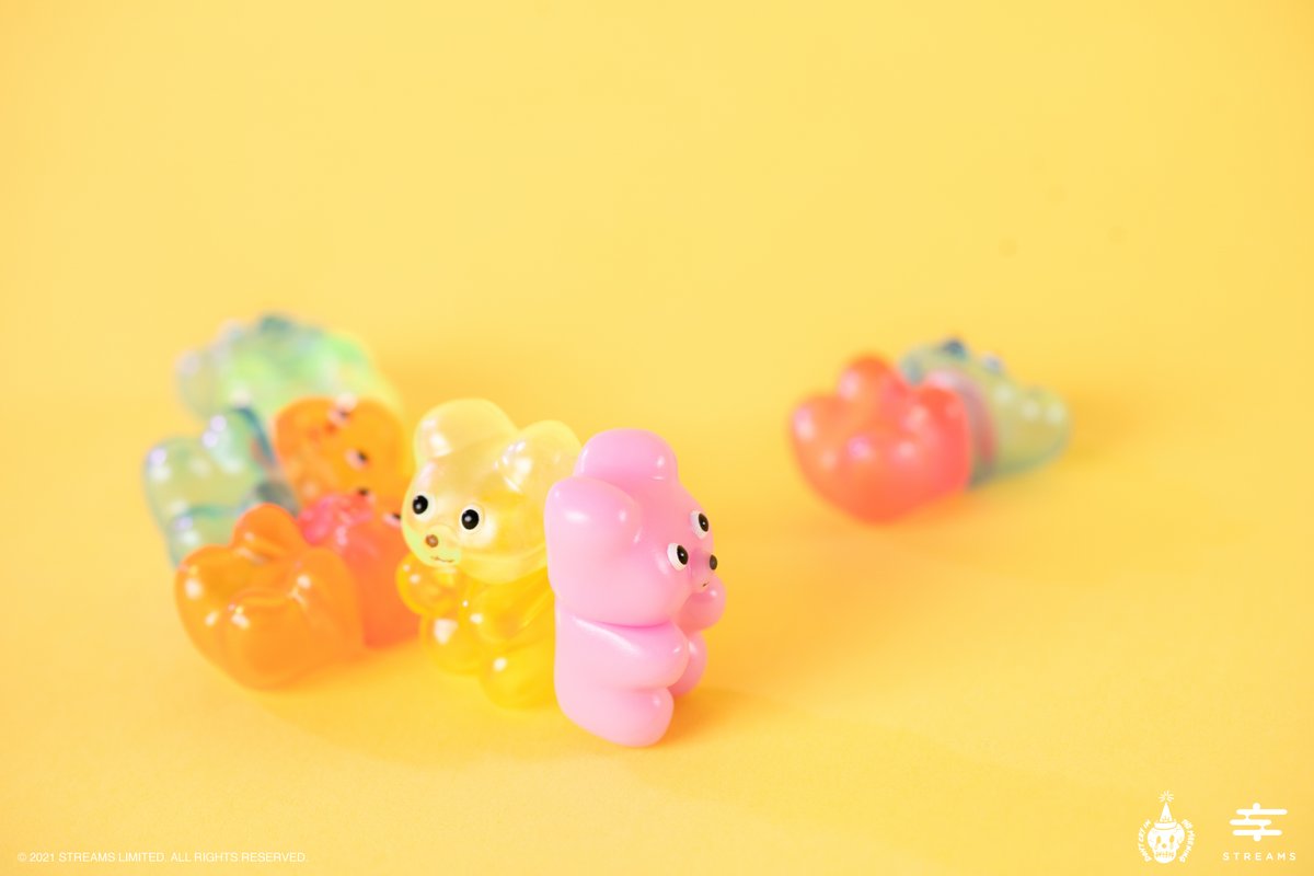 streamsart's tweet photo. Mini Gummy Fuku Bear Set🍬

香港アーティストチームDCITMデザイン
STREAMSプロデュース

世界限定38セット
Gummy Fuku 6個1セット（5種類のミックスフルーツ味と1種類のぶどうヨーグルト味）
#streams #streamsart #arttoy #designertoys #vinyl #sofubi #ソフビ #sofvi  #exhibition #dcitm #popart https://t.co/utVVUQ2JFz