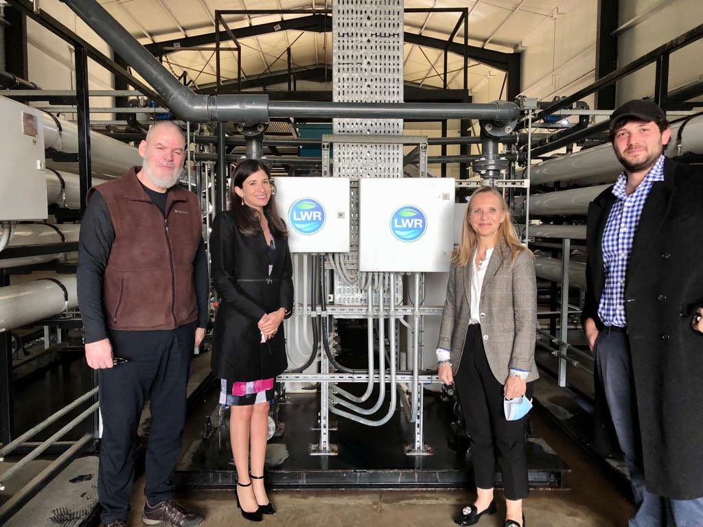 canadaliban's tweet image. Amb. @CChastenay a visité dans la Bekaa la compagnie 🇱🇧 ￼ @LibanLait, où l’entreprise ￼🇨🇦 dans les #TechPropres pour les traitement du fumier @LWR_Inc a considérablement réduit l'impact environnemental, protégeant la rivière Litani. Un autre succès @Canadaliban!