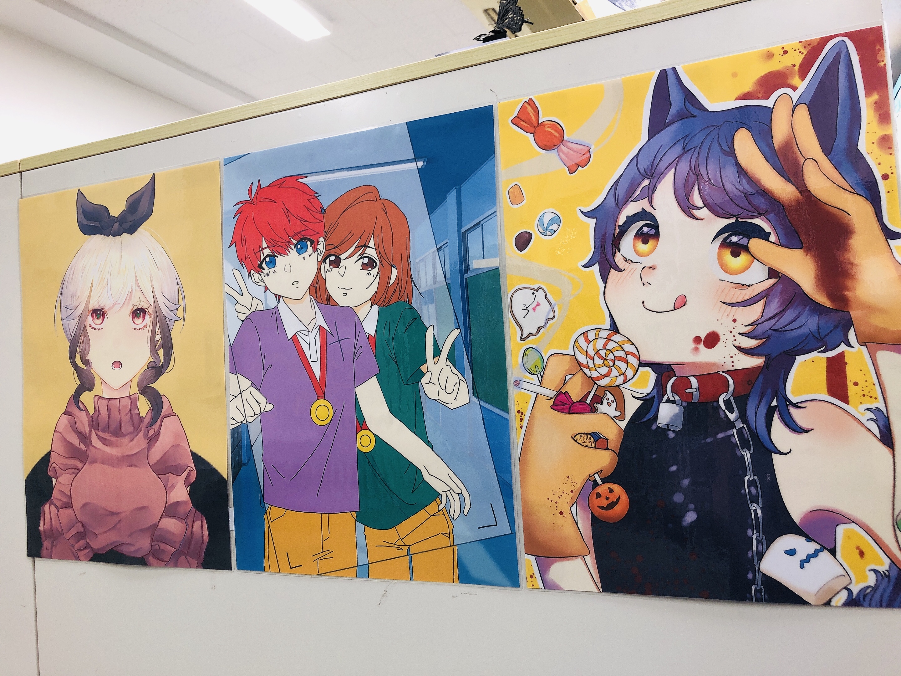 町田みのり高等部 みのり生のイラスト紹介 イラストクラブの女の子たちが最近描いた絵を A3版に印刷してラミネートしました それぞれの色が出ていて どれも目を惹きますね 玄関に展示してありますので 見学などで来られた際はぜひご覧ください