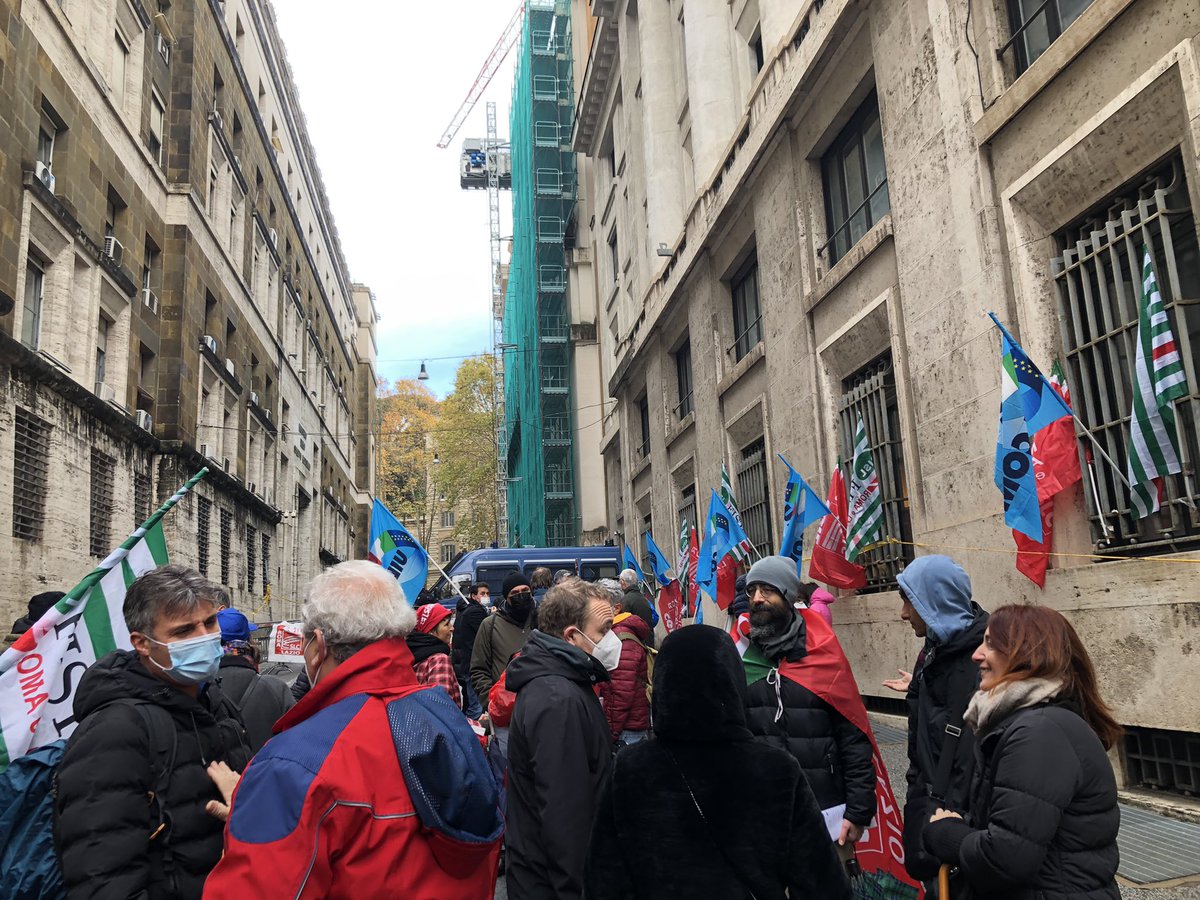 Presidio lavoratori #TIM sl MISE : No allo spezzatino <a href="/cgilnazionale/">CGIL Nazionale</a> <a href="/collettiva_news/">Collettiva</a>