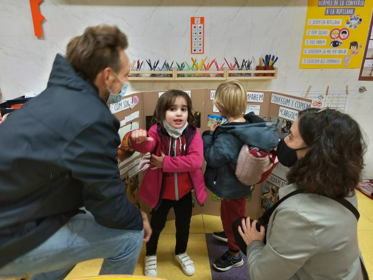 vedrunaangels's tweet photo. P4 ha acabat el projecte dels cargols.Aquesta setmana l’expliquen a les famílies a partir de la carpeta d’aprenentatge de la classe que han anat creant entre tots #ProjectesGlobalitzats #xarxaCb #intensament https://t.co/9NNkUdKEA1