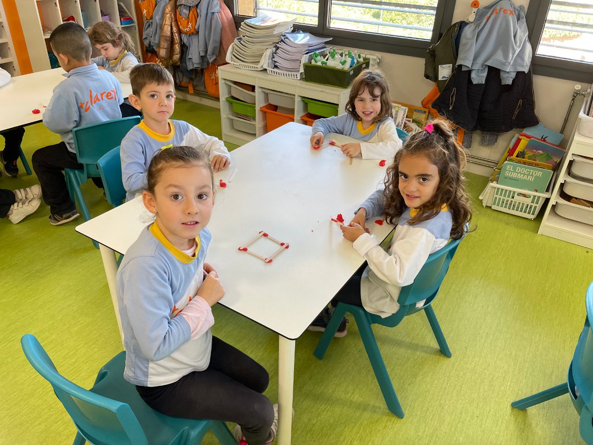 claretvalls's tweet image. Els nens i nenes de P5 estan aprenent les figures geomètriques tot experimentant a partir de la metodologia del Jump Math!
#claretvalls #petitclaret #jumpmath