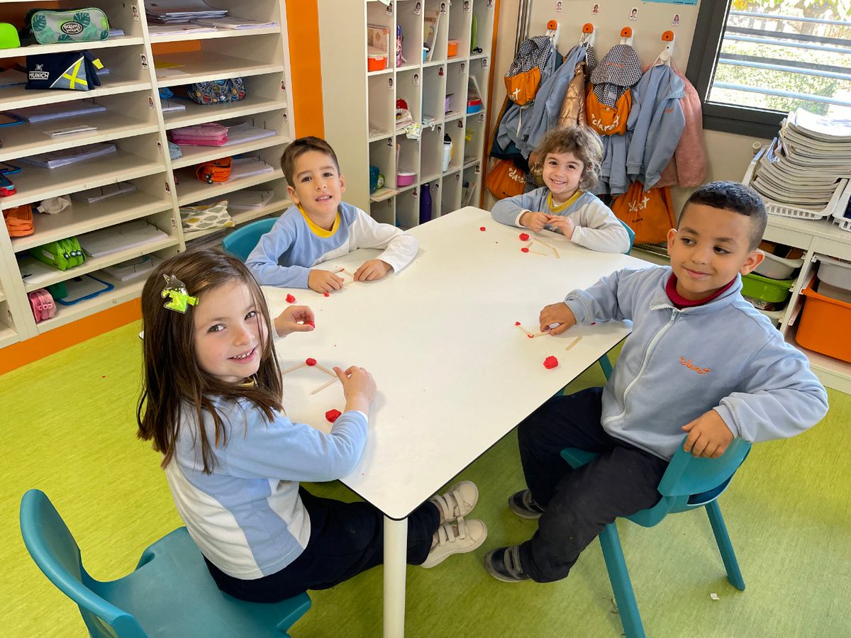 claretvalls's tweet image. Els nens i nenes de P5 estan aprenent les figures geomètriques tot experimentant a partir de la metodologia del Jump Math!
#claretvalls #petitclaret #jumpmath