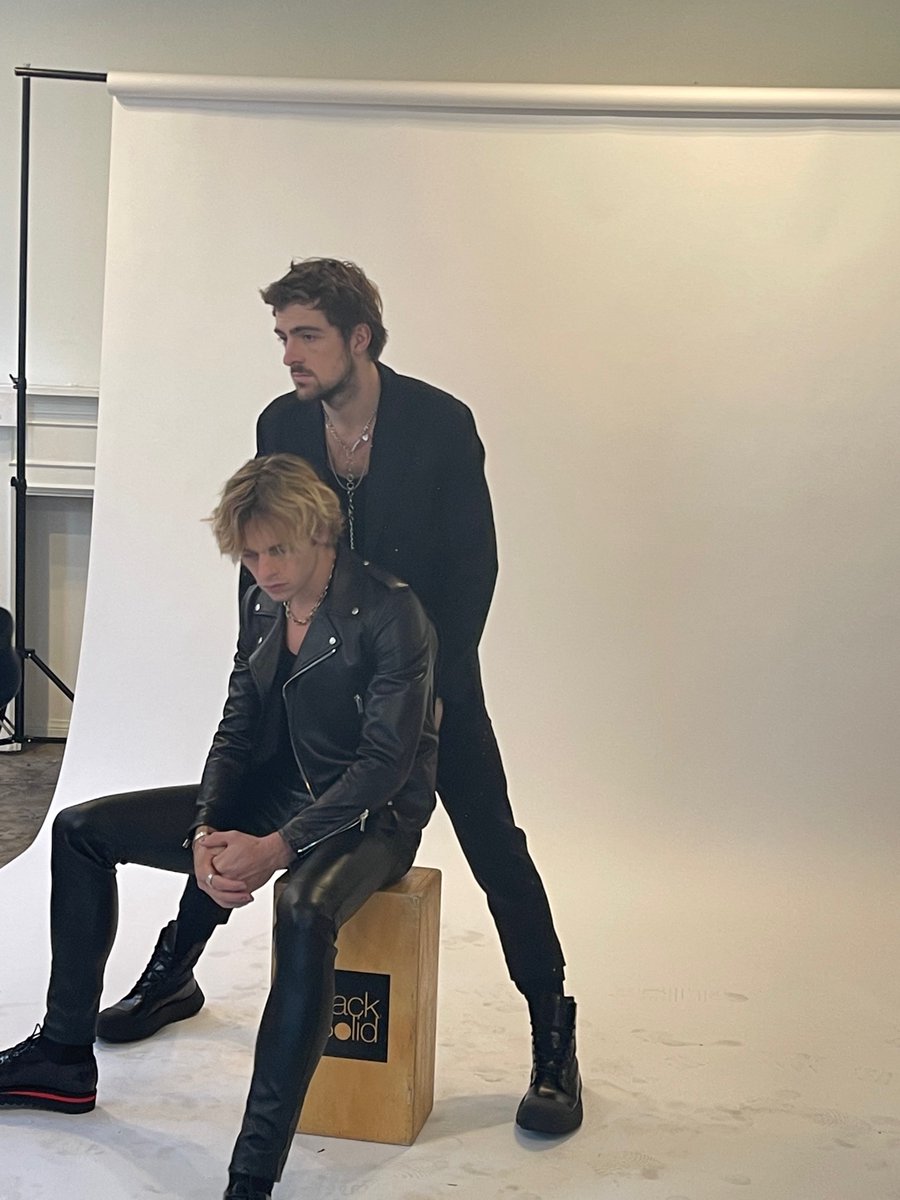 Always my pleasure working with <a href="/RossLynch/">Ross Lynch</a> &amp; <a href="/RockyLynch/">Rocky Lynch</a> for <a href="/FlauntMagazine/">FLAUNT</a> . Using <a href="/CHANEL/">CHANEL</a> #makeup <a href="/love_amika/">amika</a> #hair #groomedbymichelleharvey