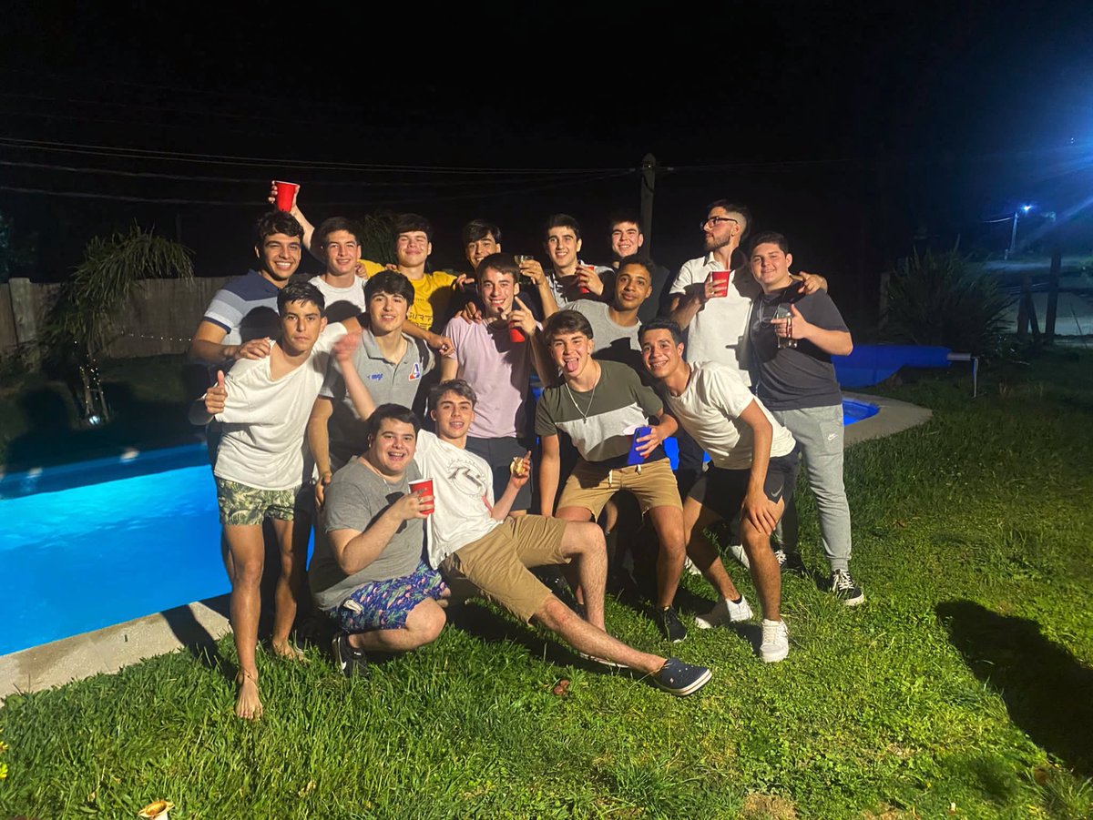 y también va para acá porque los pibes sabemos que el albion no es solo un equipo ❤️