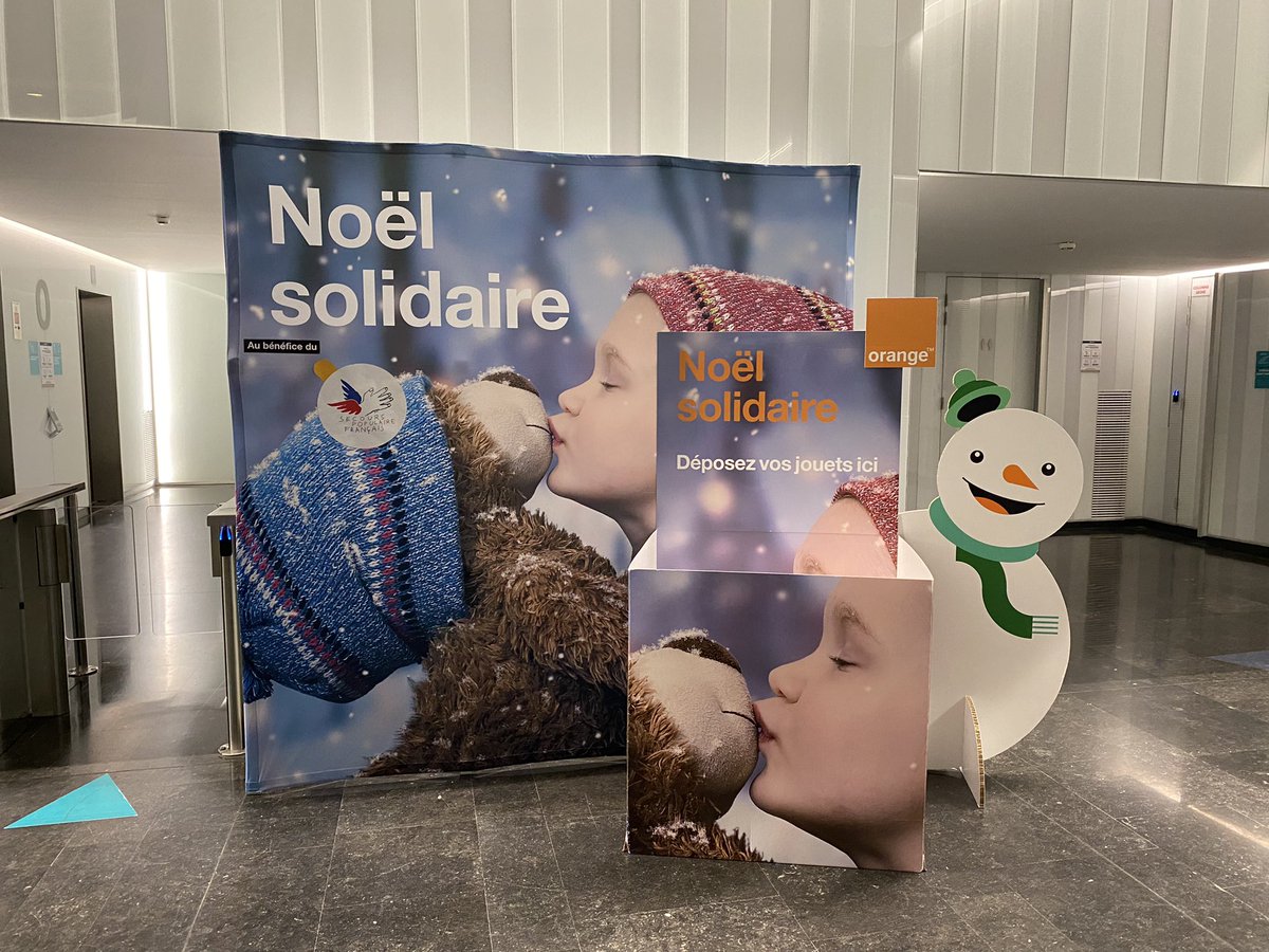 adrienollv's tweet photo. Participez à la collecte de jouets solidaire organisée par @OrangeAuRA au bénéfice du @SecoursPop. Livres📚, jeux de société🎲, produits festifs non périssables🍫 sont bienvenus. Déposez vos dons sur les sites du campus Orange Lumière jusqu’au 10/12. Merci de votre générosité🎄 https://t.co/RVmQpI0kdG