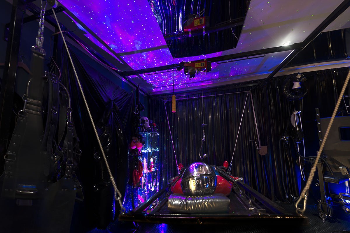 Enter the ultimate vortex of rubber mind control, a swirling whirlpool of delicious sensation. Unrivalled experiences only to be found at #MistressAnnabel's @LondonMistress2 London Rubber Studio. Stay up to date at rubbermistress.net/blog.html, apply now at twistedclinic@gmail.com