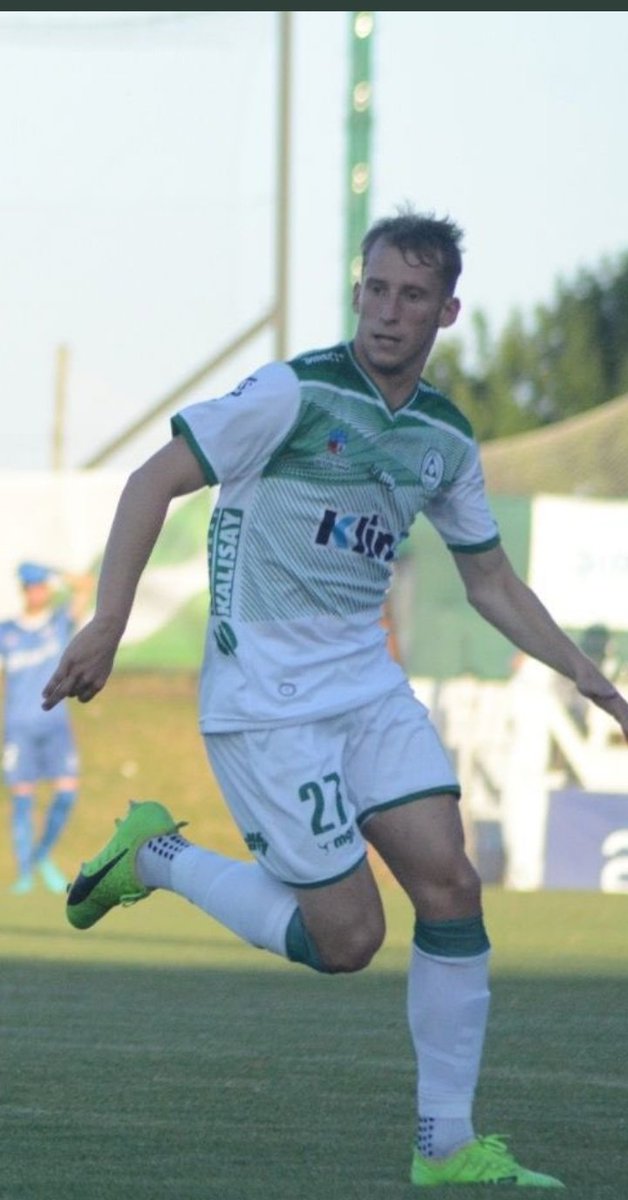 lospibesdelpozo's tweet photo. A pesar de la derrota, es para destacar el gran debut y como titular del lateral @EddyGreising. Cubrió muy bien su sector y se proyectó al ataque varias veces. Otro de los valores surgidos de las @JuvenilesPlaza. 
El futuro llegó hace rato!

📸 @mwfc_oficial https://t.co/P2oi3HKTQj