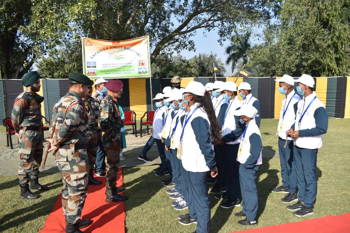 dcsambaoffice's tweet image. #Sadbhawna tour of 17 children, visiting Red Fort, Qutab Minar, Metro Ride, Akshardham Temple, National Science Centre, Taj Mahal etc for exposure of border youth to India’s rich cultural and National heritage flagged off.
#MissionYouth @diprjk
@OfficeOfLGJandK @ddnews_jammu