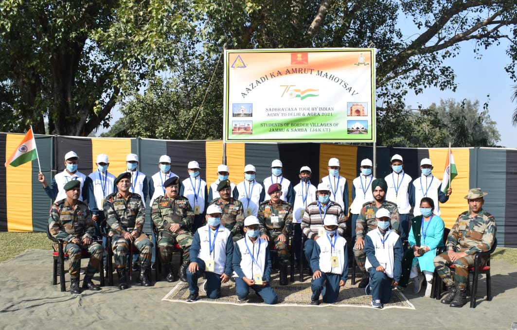 dcsambaoffice's tweet image. #Sadbhawna tour of 17 children, visiting Red Fort, Qutab Minar, Metro Ride, Akshardham Temple, National Science Centre, Taj Mahal etc for exposure of border youth to India’s rich cultural and National heritage flagged off.
#MissionYouth @diprjk
@OfficeOfLGJandK @ddnews_jammu