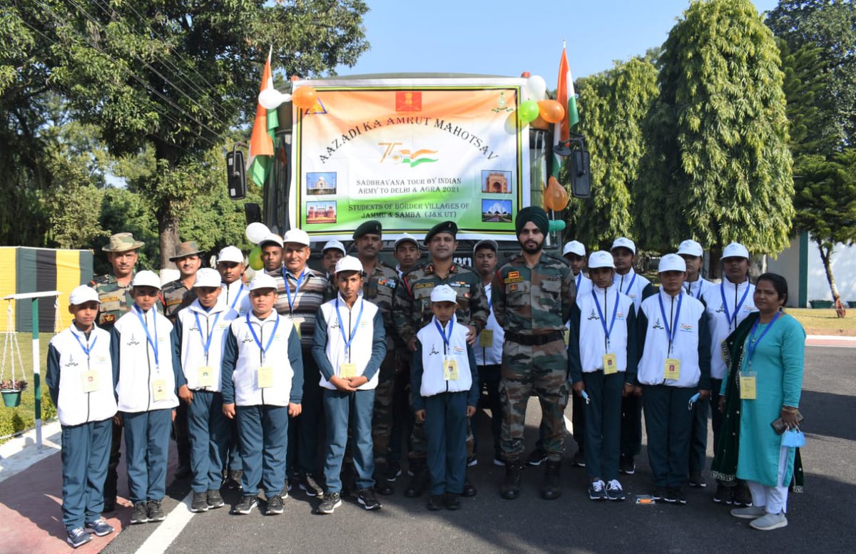 dcsambaoffice's tweet image. #Sadbhawna tour of 17 children, visiting Red Fort, Qutab Minar, Metro Ride, Akshardham Temple, National Science Centre, Taj Mahal etc for exposure of border youth to India’s rich cultural and National heritage flagged off.
#MissionYouth @diprjk
@OfficeOfLGJandK @ddnews_jammu
