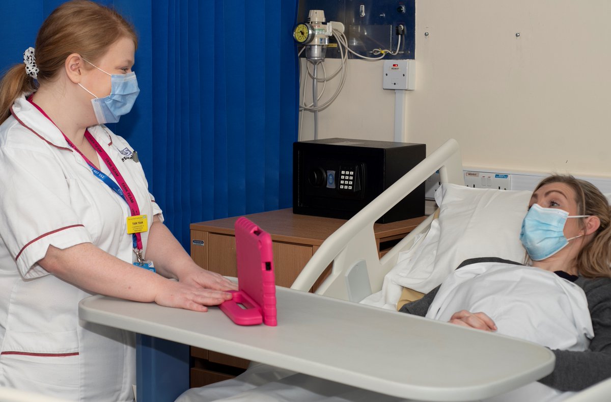 Staying in contact with loved ones is so important for patients over Christmas. 🎄
We’ve appointed Lauren to help patients who cannot keep in touch themselves have calls &amp; video chats with loved ones.😁
To help us continue to fund roles like this at: enhhcharity.org.uk/lauren 💙