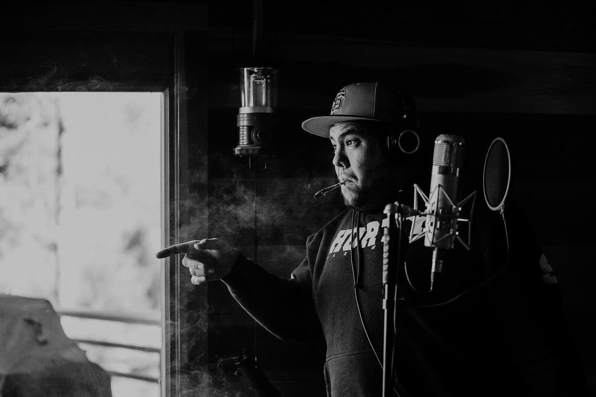 SublimewithRome's tweet photo. Who would you like to see us collab with on a smoking song? 💨🎶 https://t.co/Ant7IdoQ9u