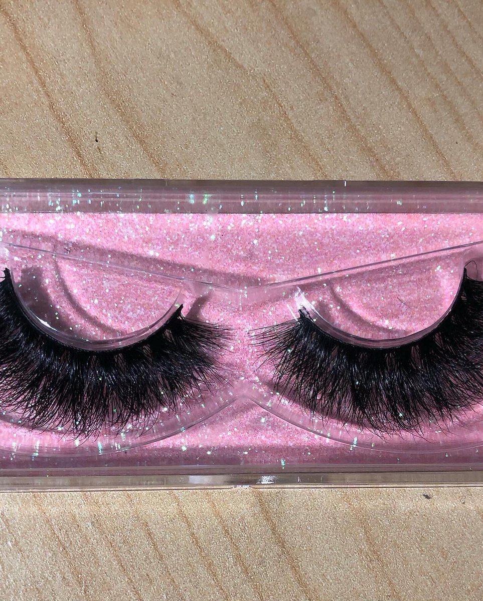 ItsMeee_Janee's tweet photo. 🚨DON’T FORGET THE BLACK FRIDAY SALE UP UNTIL DEC. 10th! HMU FOR YOUR PURCHASE! ALL lashes are $5 not $8-$10; shipping is $1 instead of $4, free delivery in Atlanta! Get your 25mm 100% Mink Lashes w. a skinny strip. GET YOUR LASHES NOW! follow my IG lash page: @taylorjaneelashes https://t.co/RtTf6yJHWY