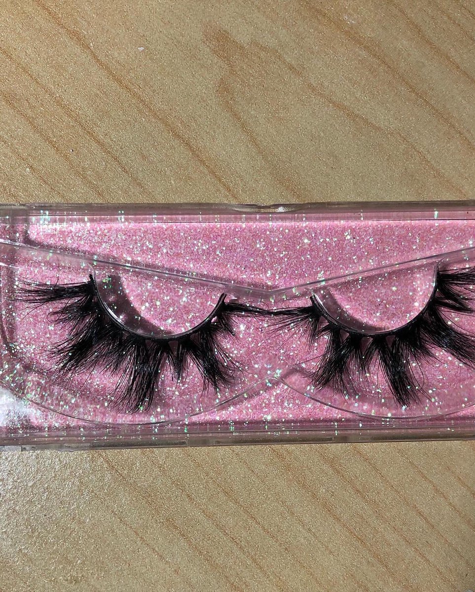 ItsMeee_Janee's tweet photo. 🚨DON’T FORGET THE BLACK FRIDAY SALE UP UNTIL DEC. 10th! HMU FOR YOUR PURCHASE! ALL lashes are $5 not $8-$10; shipping is $1 instead of $4, free delivery in Atlanta! Get your 25mm 100% Mink Lashes w. a skinny strip. GET YOUR LASHES NOW! follow my IG lash page: @taylorjaneelashes https://t.co/RtTf6yJHWY