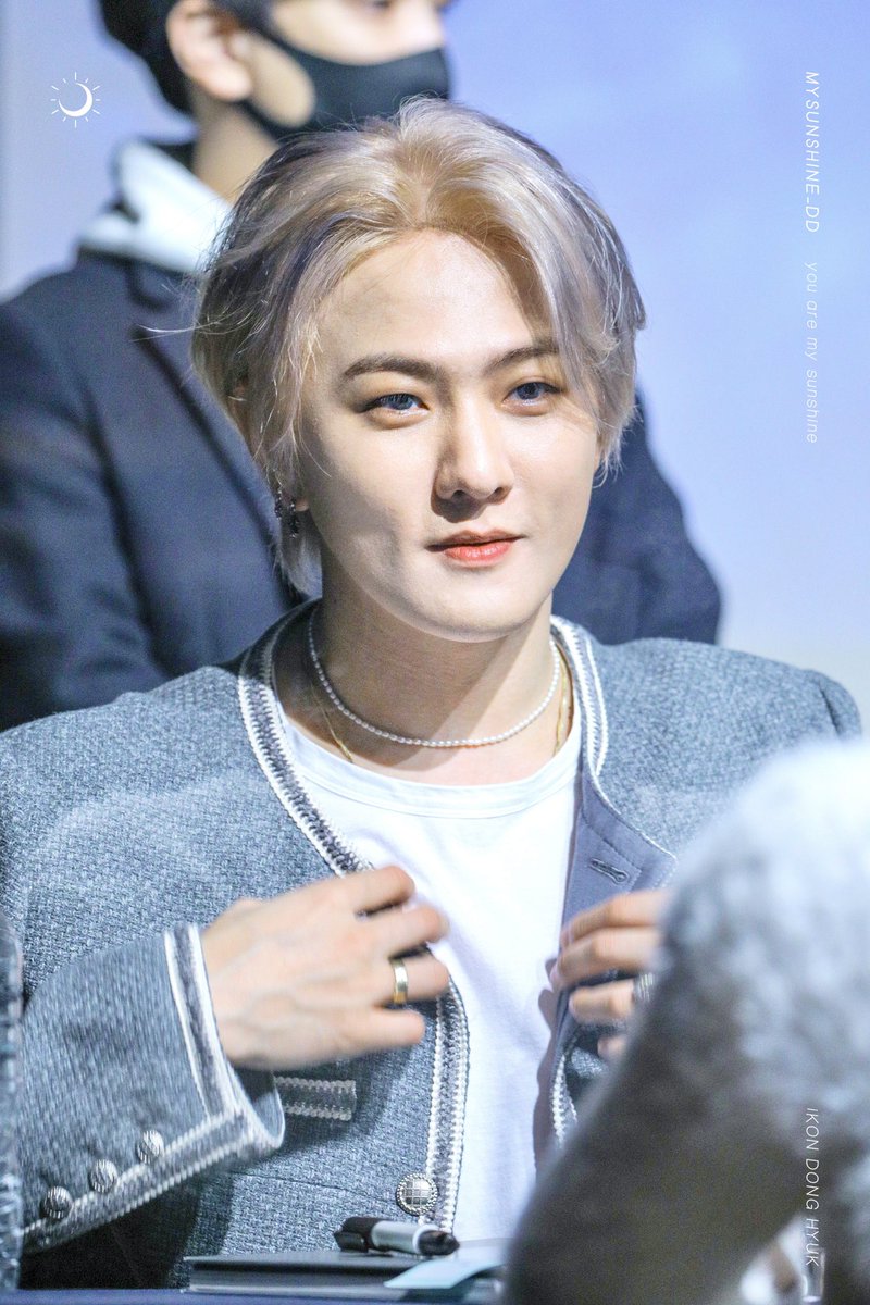 211128 

동혁이 미모 무슨 일이야🥲💛

<a href="/D_dong_ii/">김동혁</a> 

#아이콘 #iKON #동혁