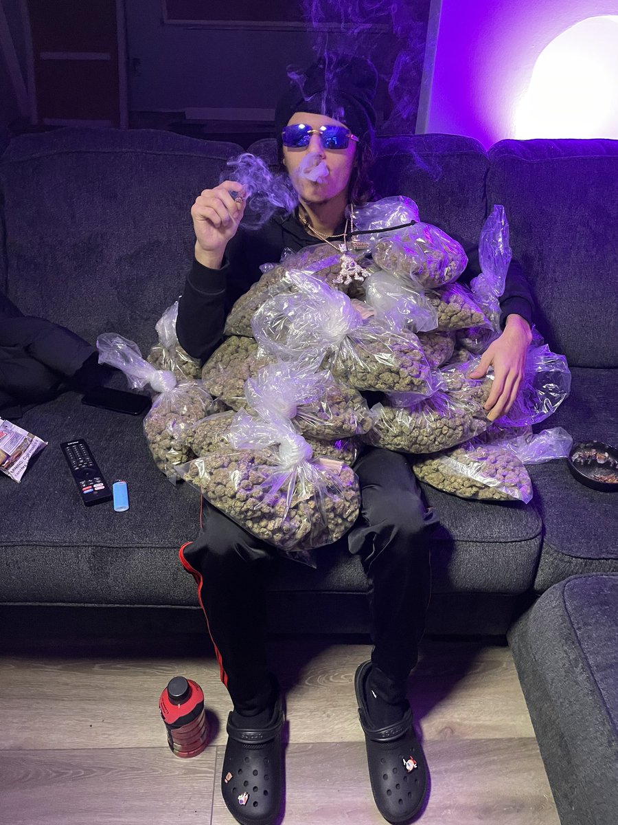 _babytron's tweet photo. BLOWED! 😟 #SHITTYBOYZ https://t.co/NrjR3EwyMk