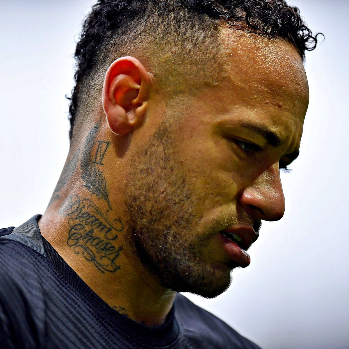 B24PT's tweet photo. Neymar vai estar afastado dos relvados entre 6 a 8 semanas devido a uma entorse no tornozelo com lesão nos ligamentos. https://t.co/m8WSqzHCr4