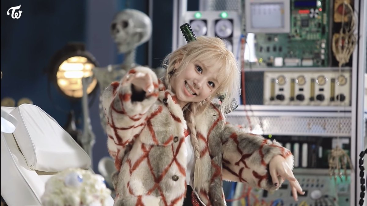 chaeyoungspics's tweet photo. chaeyoung as frankenstein is the cutest 🥺 https://t.co/D0dmKgZ4Gr