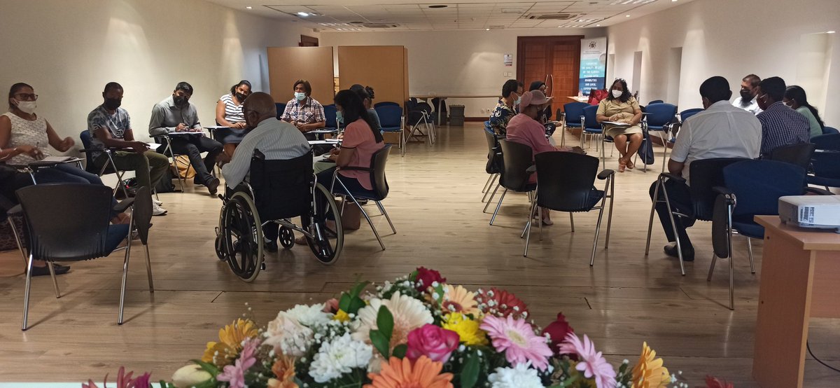 LefeuvreKarine's tweet photo. Fin du workshop sur la #GouvernanceInclusive du #Handicap à Maurice. Une gageure d'avoir organisé en si peu de temps et avec les contraintes Covid cette rencontre en présence de Madame la Ministre de l'intégration sociale, Mr le Secrétaire permanent et toutes les associations. https://t.co/5oK0x8gqDq