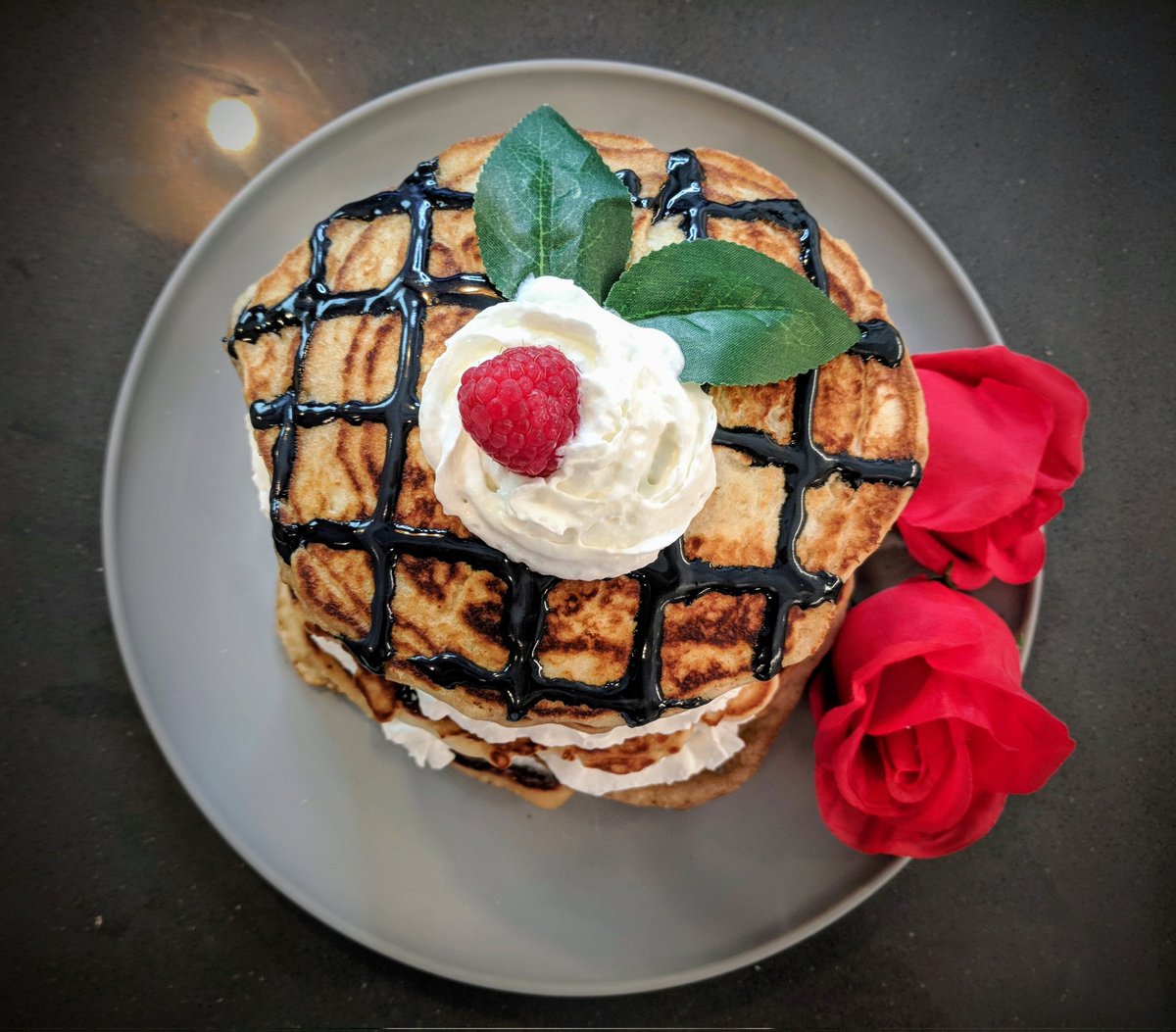 mirascarletmade's tweet photo. I made Noelle's lighter than air pancakes from #GenshinImpact live last night! 💖🖤💖🖤💖

Would you eat them??🥞🍴 https://t.co/bReJ3VsfXm