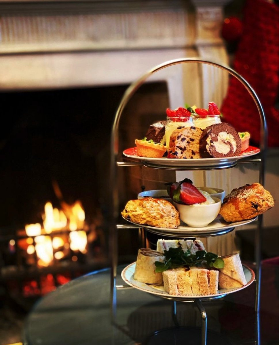 wentbridgehouse's tweet photo. ✨ Our Festive Afternoon Tea is now available, from today….. ✨ 🎅🏻
#afternoontea #festive #treats #hohoho #yorkshire #hotel #2aarosette https://t.co/6wSb9KpuxH