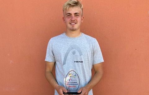 Not_Esportivas's tweet photo. ITF TENNIS!
Parabéns ao tenista campeão o britânico @FelixGill11 (🇬🇧) que conquistou o @worldtennis no M15 do Cairo no Egito
#ITFWorldTennisTour #ITFtennis #M15Cairo #tennis #FelixGill https://t.co/eKEAelh326