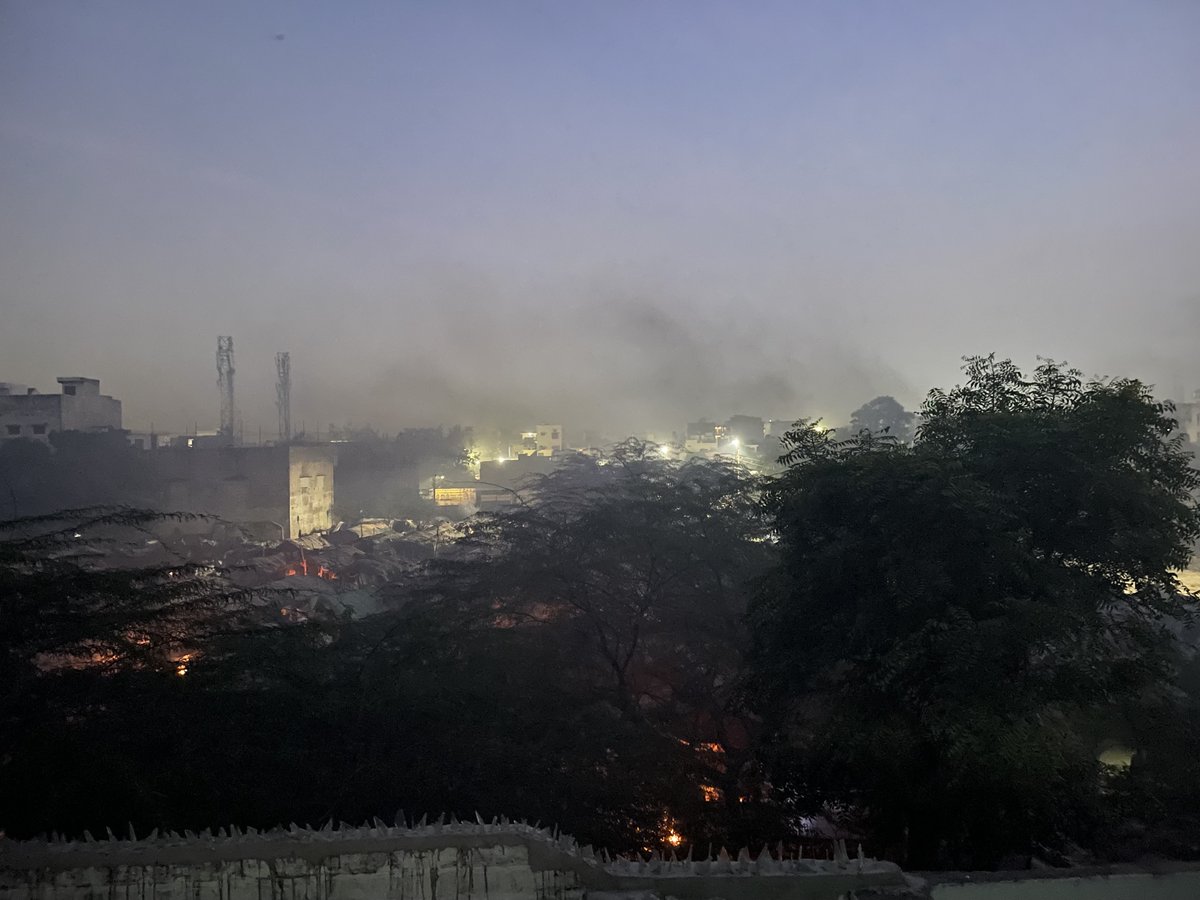 DaddyCool_001's tweet photo. Some of the beautiful pictures from the city of Taj, This happen daily &amp; everyone only talks about Air pollution. 
What is the Govt. doing to stop this ?? 
@UPGovt @Uppolice @BJP4UP 
@PrabhuNs_  Do you even know about this? https://t.co/bMx98gh1mD