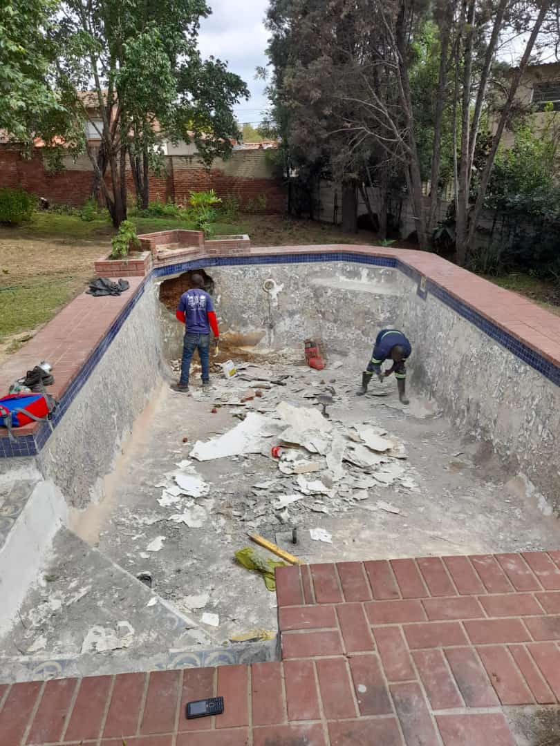 NyemsP's tweet photo. Nyems pools and projects..we will meet you and exceed your expectations. Call or WhatsApp us on 0717214322 #MandatoryVaccination #DJSBU #Ramaphosa #FamilyMeeting #coronavirus #EFFSiyabongaRally https://t.co/8Nl1pGX3vd