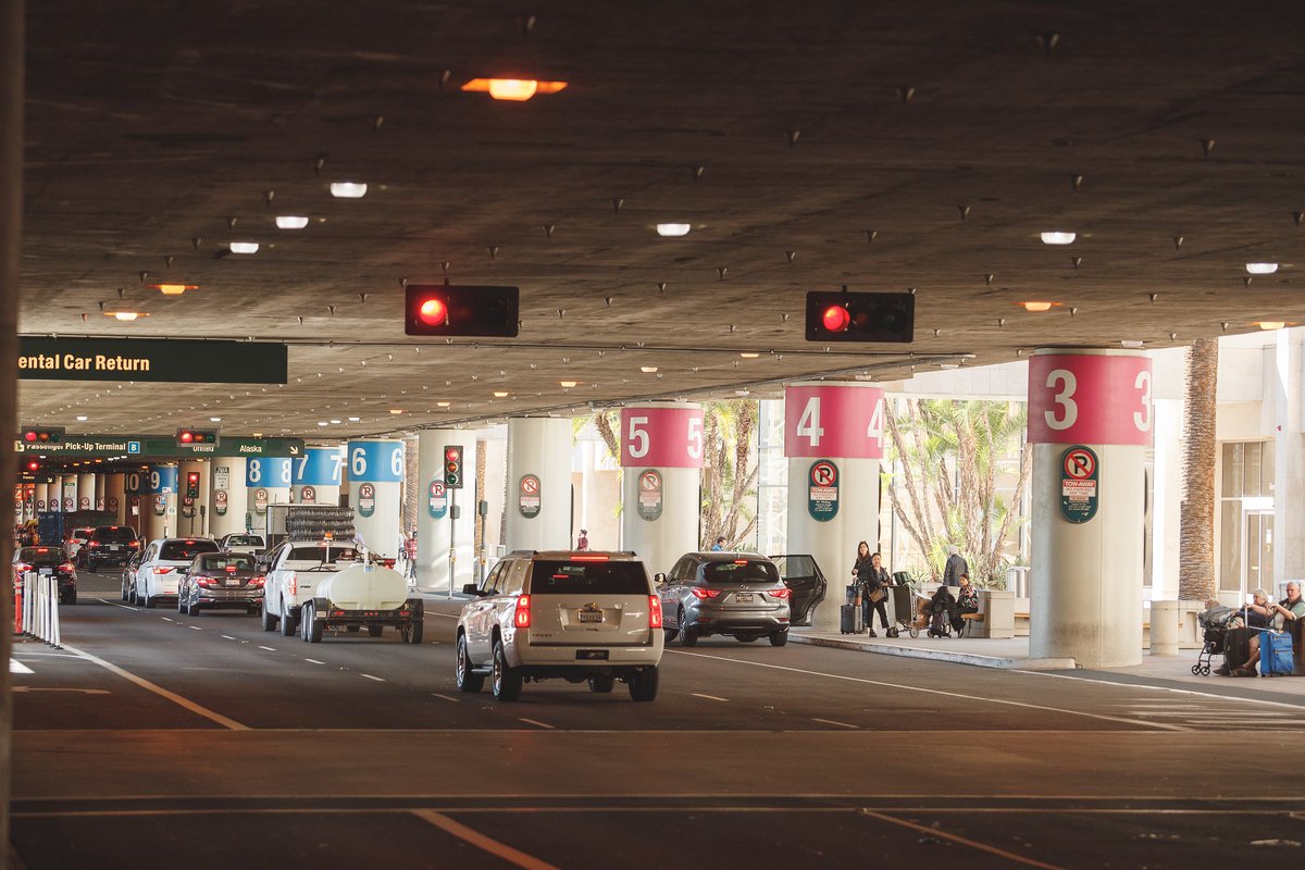 JWA #TravelTip: If you're planning to pick up guests at the Terminal,  color-coded and numbered columns along the white curb on the Arrival  (lower) Level roadway make meeting arriving passengers easy. For, image size:1200x800