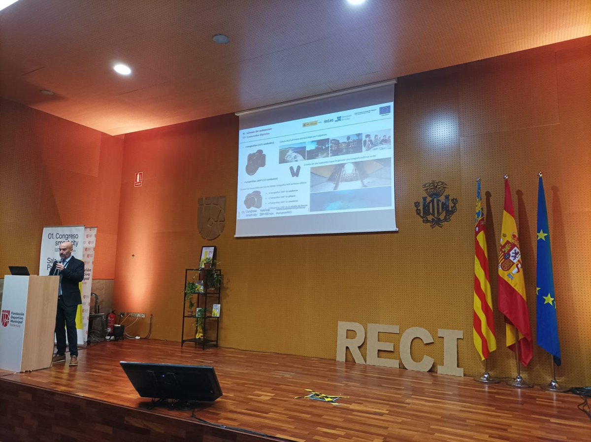 RedRECI's tweet photo. Hoy en la Sala Paralela del #CONGRESORECI se ha creado un espacio de aprendizaje y conexión, en el que se están compartiendo las buenas prácticas e iniciativas llevadas a cabo por ciudades en el ámbito de las #smartcities ¡Gracias por compartir vuestras experiencias! https://t.co/KCKu9NW4eB