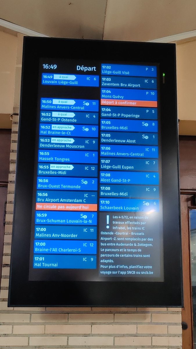 HeleneTps's tweet photo. @SNCB où est passé le train P8602 vers #Namur 16h52 Bxl Nord aujourd'hui ? Aucune comm à ce sujet... 🤔 https://t.co/q7KbNo8PMr