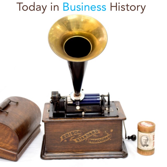 TodayinBusiness's tweet photo. TODAY IN BUSINESS HISTORY: November 29 , 1877 Inventor Thomas Edison demonstrates his hand-cranked phonograph for the first time.
#thomosedison #todayinbusinesshistory #todayinhistory #firstphonograph #thomosedisoncreations #scientists #earlyinvention #inventors https://t.co/8p7Qc05b5a