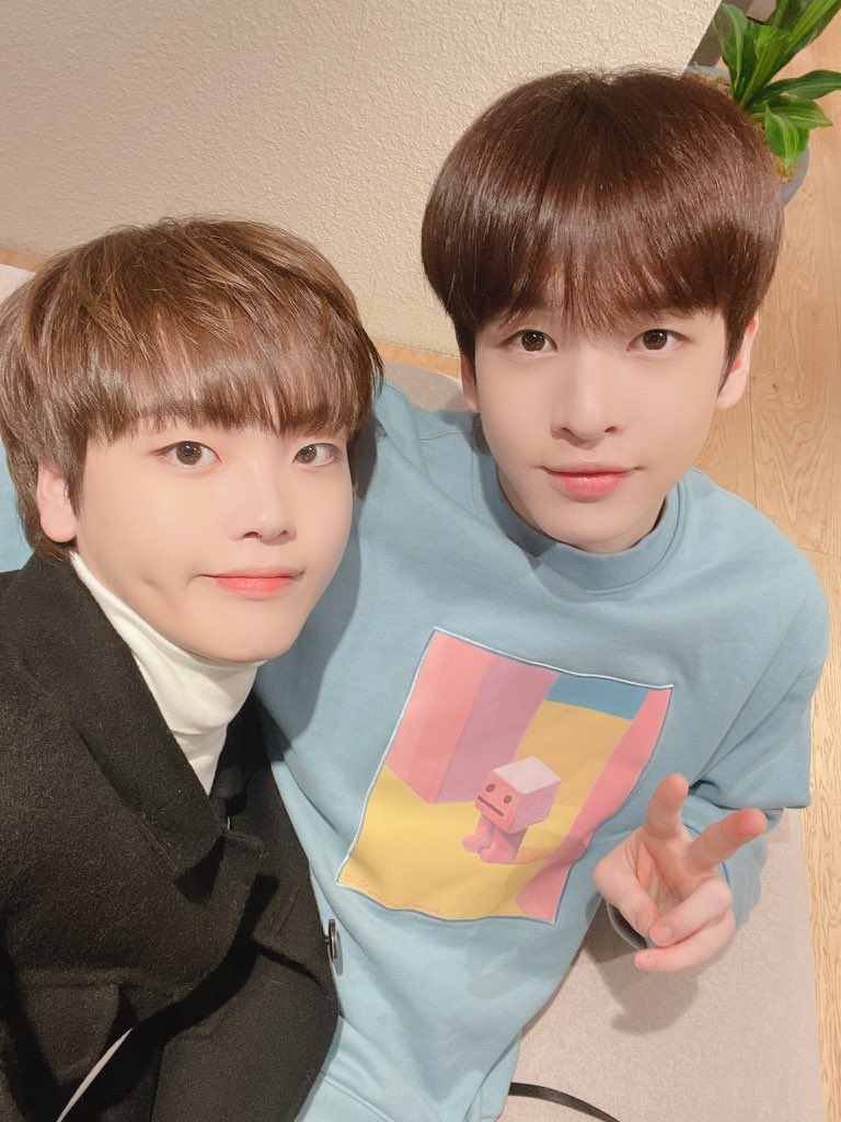 happy bday our special vitamin song hyeongjun! may 20 treat u kindly and many more 💕 thank u for being ur playful and goofy self w allen #Love_HJ_HBD #HAPPYHYEONGJUNDAY #우리에게_다가온_첫눈같은_형준 #형준아_3000만큼_사랑해 #11월의보물_형준아_생일축하해 
#Hyeongjun_20th_Birthday