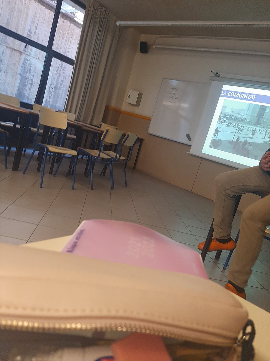 Nadiaub_'s tweet photo. Sobre la comunitat hi ha una mirada idílica. Per tú que es la comunitat? Per mi es cohesió i inclusió igualitaria
#repteseduso21 https://t.co/xwdvVtkd4c