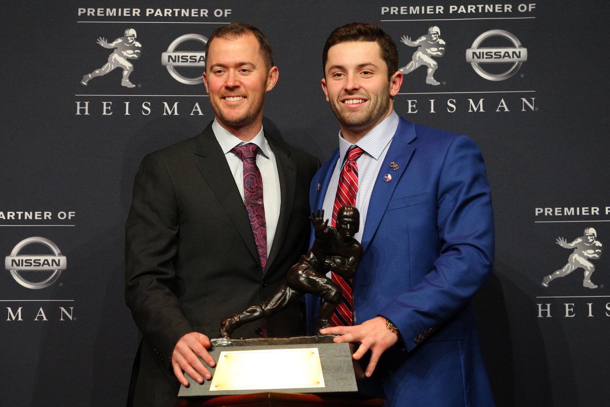 Pickswise's tweet photo. Lincoln Riley's 5 years as Oklahoma's HC

• 55-10 overall record
• 4x Big 12 Champion
• 3 CFP appearances
• 2020 Cotton Bowl win
• Baker Mayfield Heisman Trophy
• Kyler Murray Heisman Trophy
• Jalen Hurts Heisman runner-up https://t.co/QPESOPBwSE