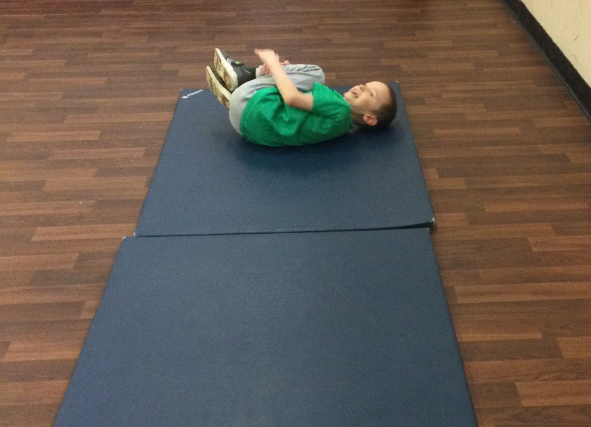 LSTClass9's tweet image. We created sequences incorporating jumps, balances and rolls. #STPSP.E