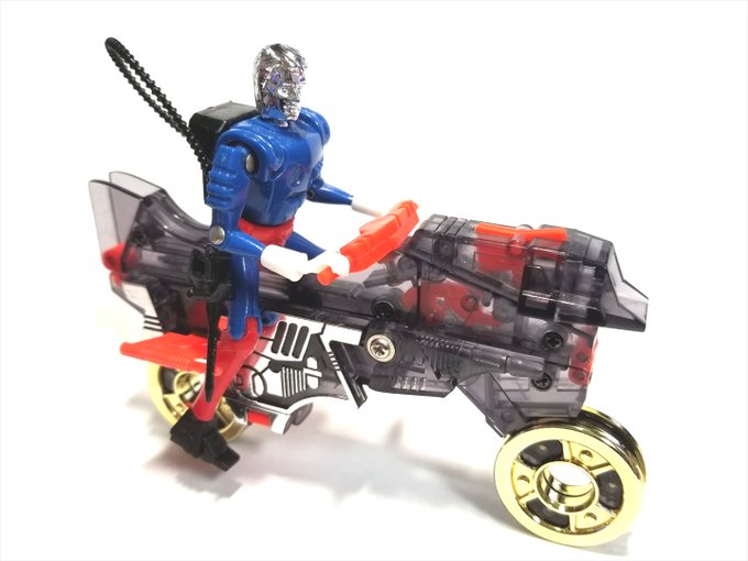 ミクロマンレスキュー隊員のスチュアートさんです。
かっこいいですね。😏👍 