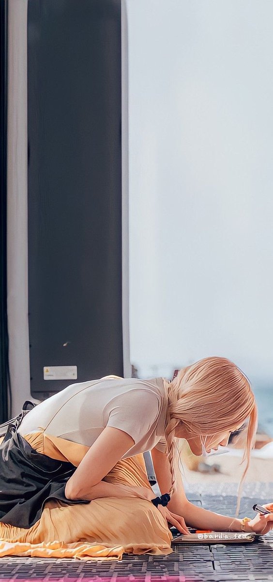 minecua901's tweet photo. MAMA is coming. Let's vote right now 😘
 We choose #rosé on #MAMAVOTE  (@BLACKPINK ) https://t.co/VHGGQXCDLH