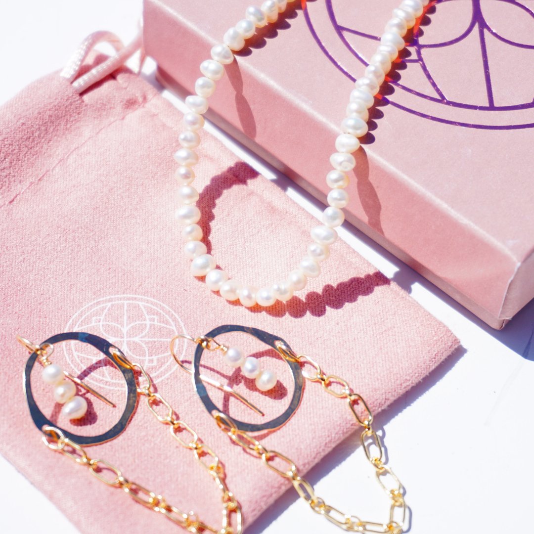 shopdelicora's tweet photo. CYBER MONDAY IS ON! Enjoy 25% off all items site-wide at https://t.co/2SdKWyMx2m. Hurry before your favorite designs sell out! https://t.co/aBtq22KH5A