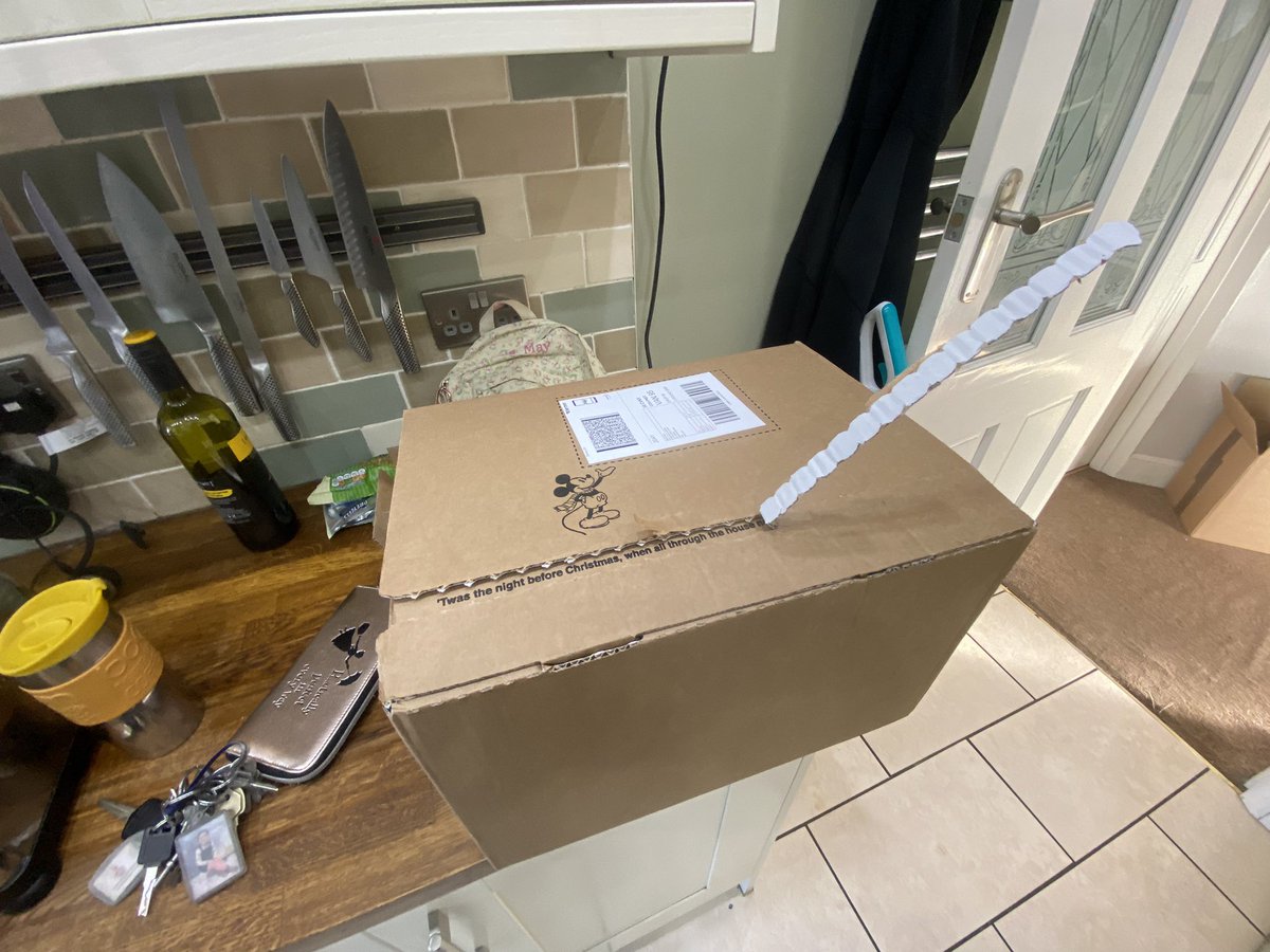 HCusden's tweet photo. @Hermesparcels can you tell me why you employ thief’s in your warehouse? Every time I order from @shopDisney your workers seem to think it’s their parcel to open. Out of 4 orders, 2 were opened and items removed. 😡😡@Disney_UK https://t.co/KFFDpRjgT7