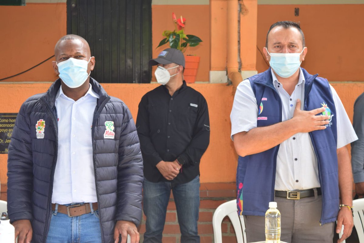 1. #Avanzando en búsqueda de convivencia y paz, con formalización y fortalecimiento de economía rural, logramos que 500 familias del municipio de Rosas sean beneficiarias con proyectos como seguridad alimentaria, alianzas para avanzar y el inicio del proyecto productivo de tomate